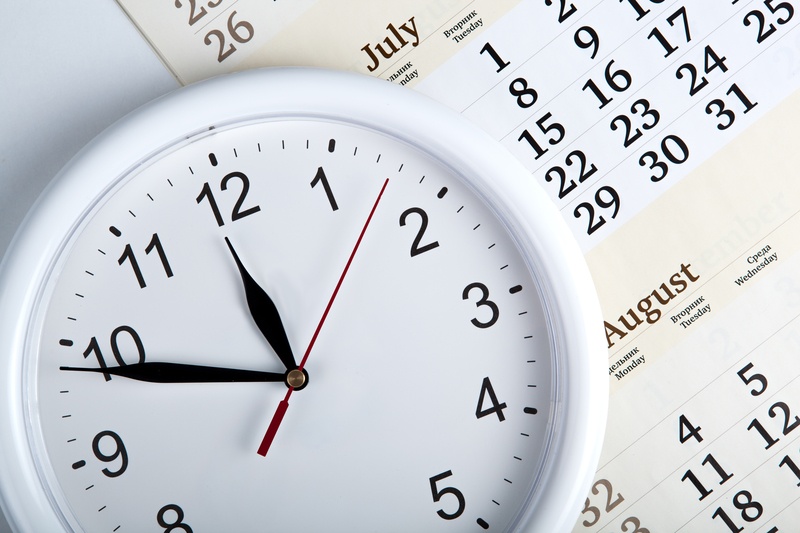 An image of a clock and calendar 